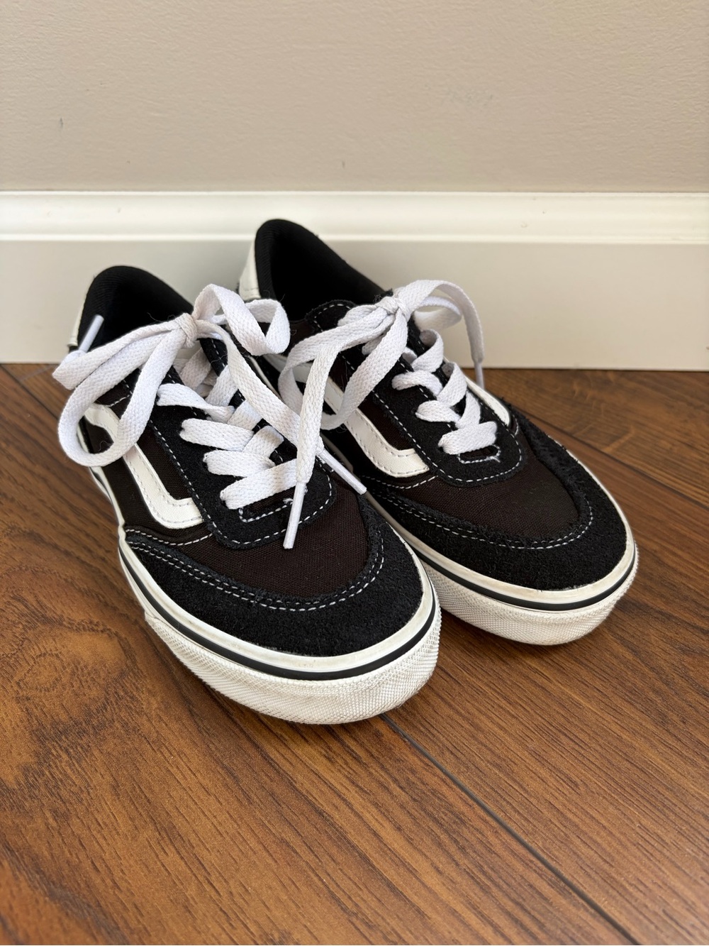 Vans Kids Black and White Old Skool Low-Top Sneakers